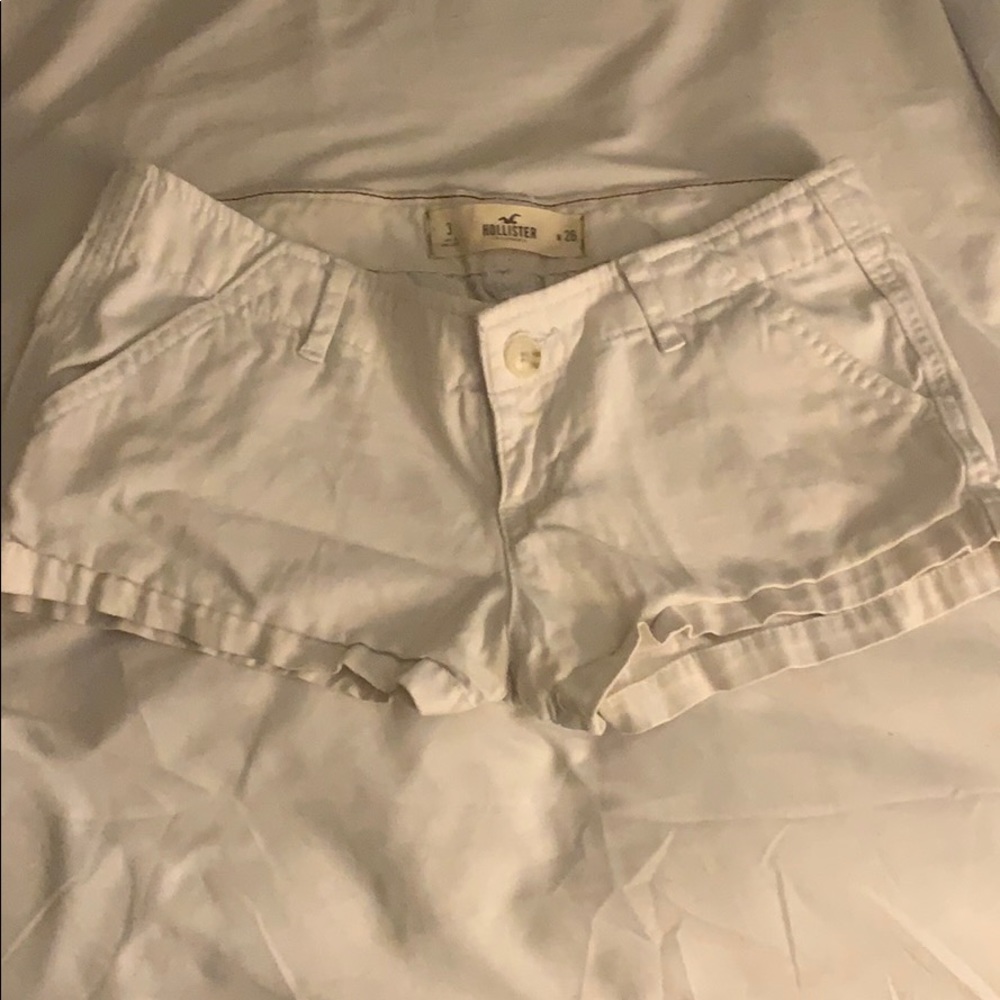 White Hollister shorts